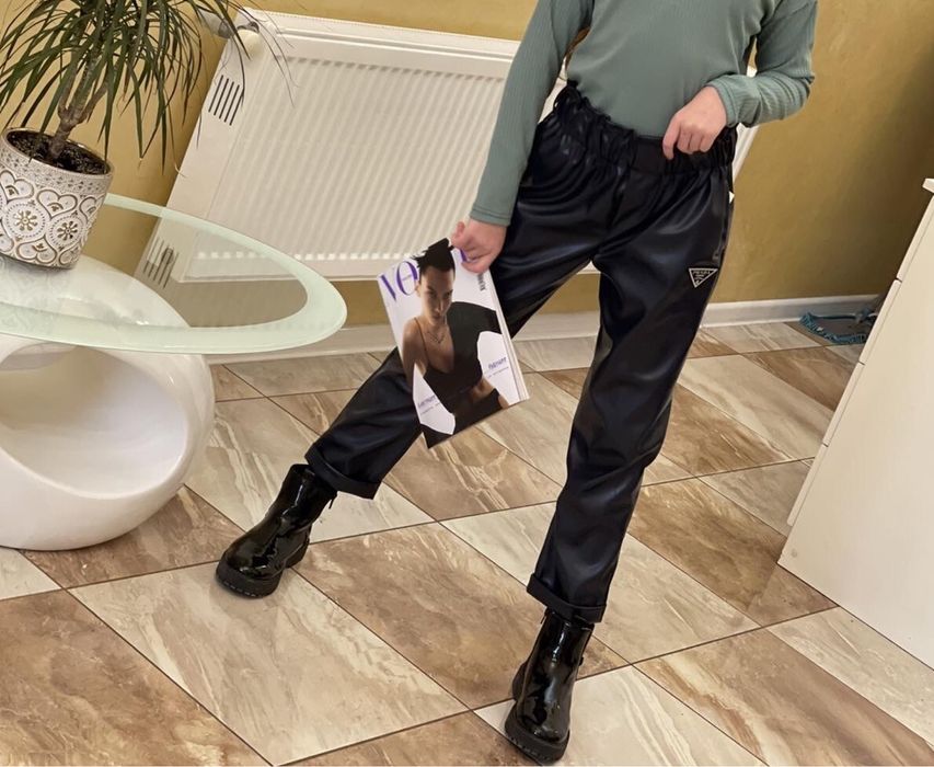 Штани з екошкіри/ моми