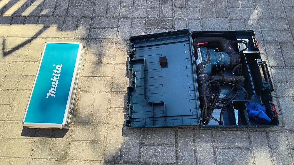 Sprzedam młot udarowy Bosch + zestaw wierteł