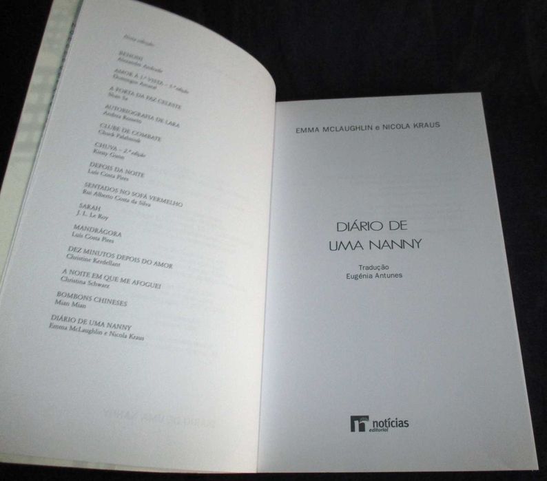 Livro Diário de Uma Nanny Emma McLaughlin e Nicola Kraus