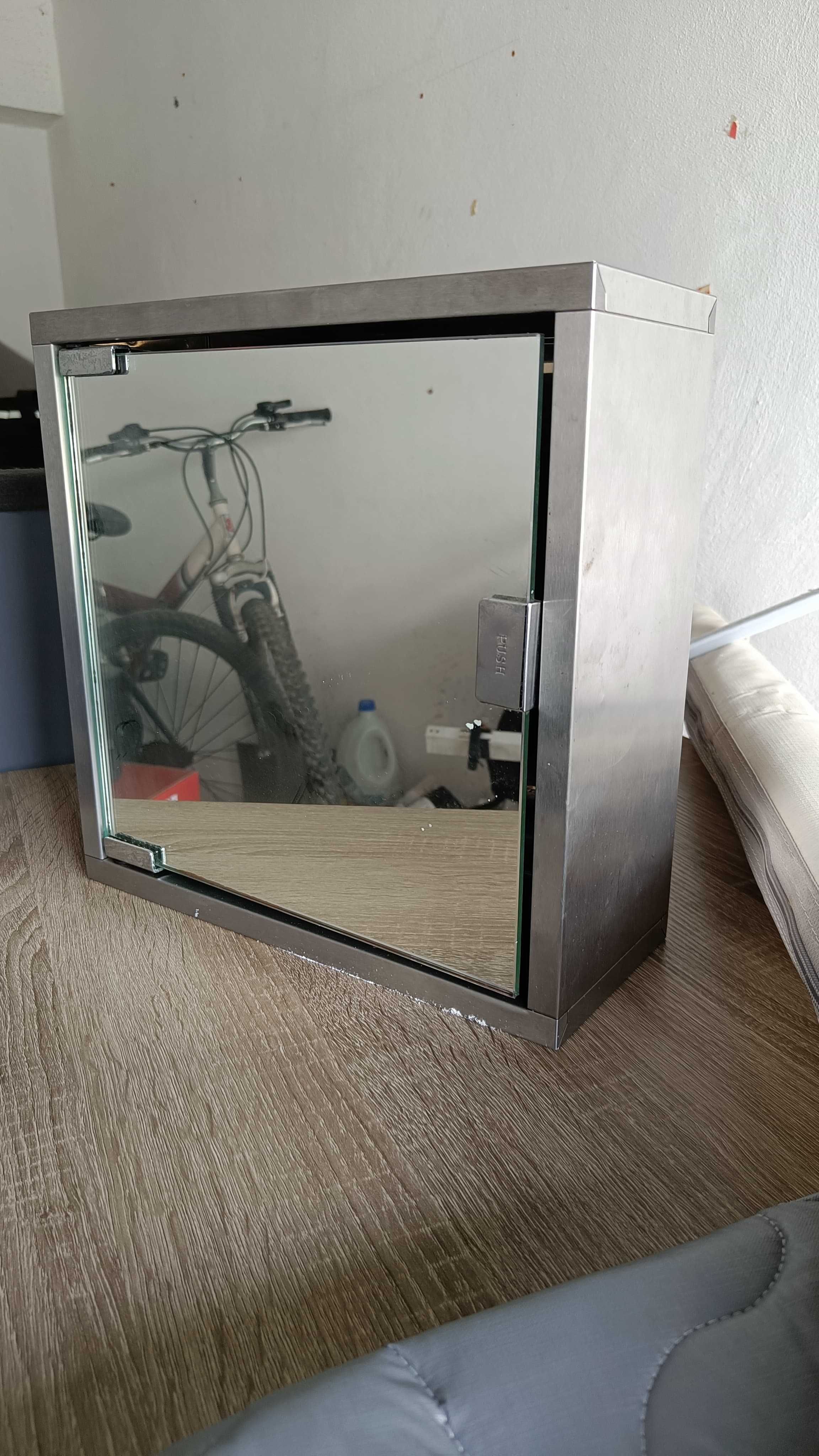 Mesa e móvel de casa de banho para autocaravana