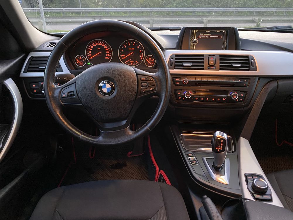 BMW f30 320i офіціал в рідній фарбі