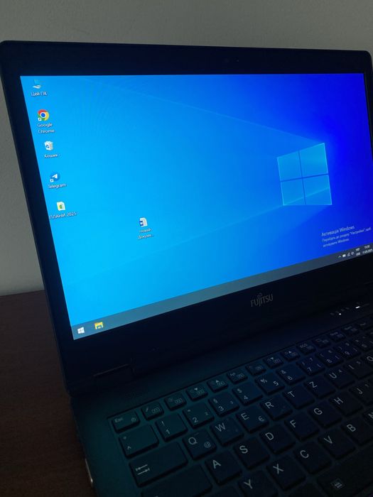 Ноутбук Fujitsu Lifebook U 747