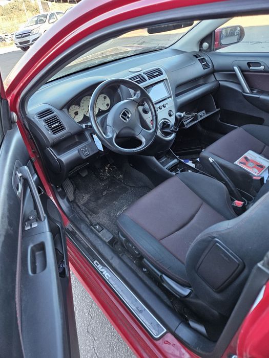 Honda Civic VII 1.6i de 2006 para peças 
Não vendo comp