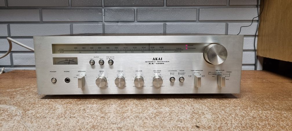 Amplituner AKAI AA-1020 .Vintage.  japan