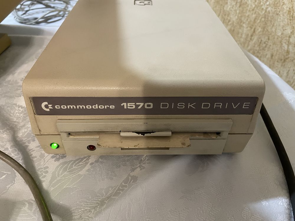 Commodore 128 dzialajacy_pełen zestaw
