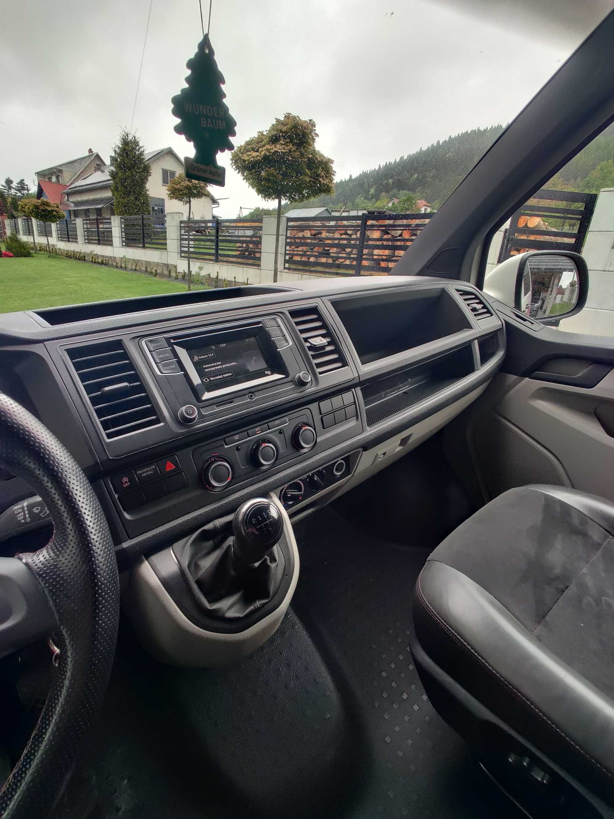 VW Transporter T6 kombi 2017 2.0 TDI 102KM