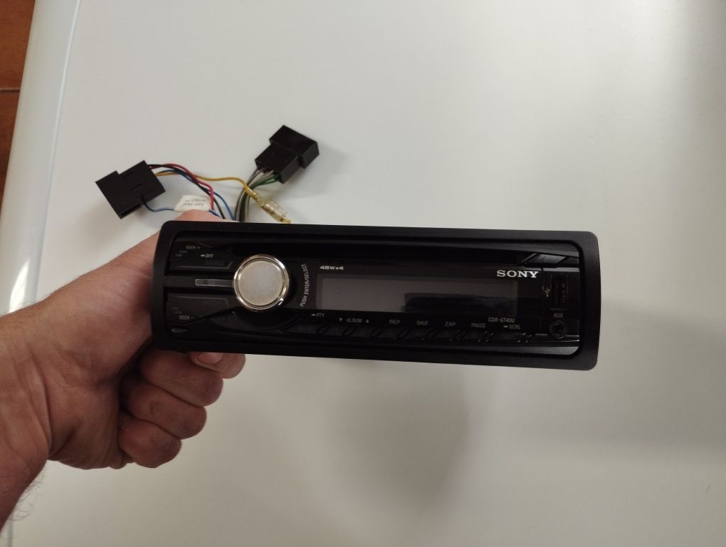 Rádio Sony CDX-GT40U