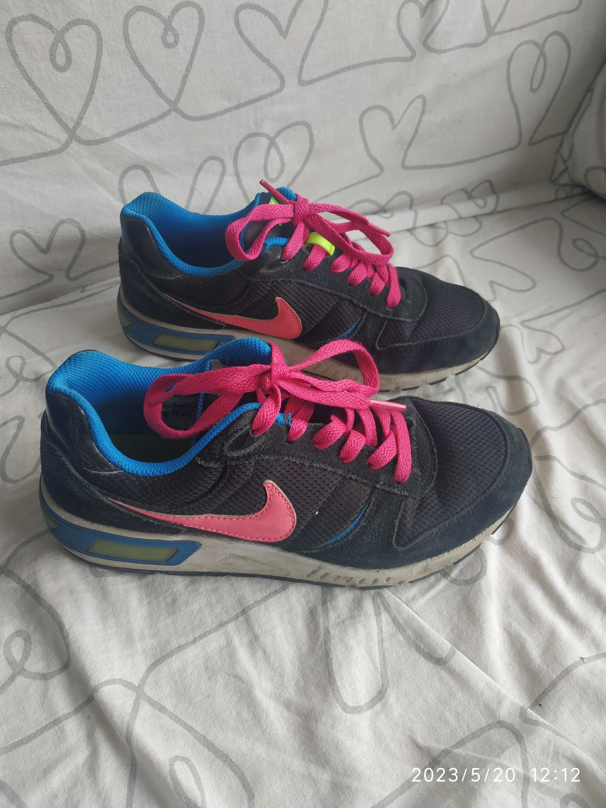 Nike Air 37,5 buty sportowe