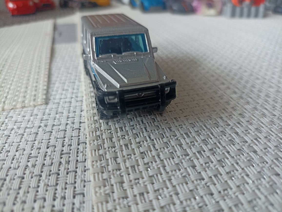 Matchbox 14 Mercedes Benz G 550 Jurassic World auto samochód resorak