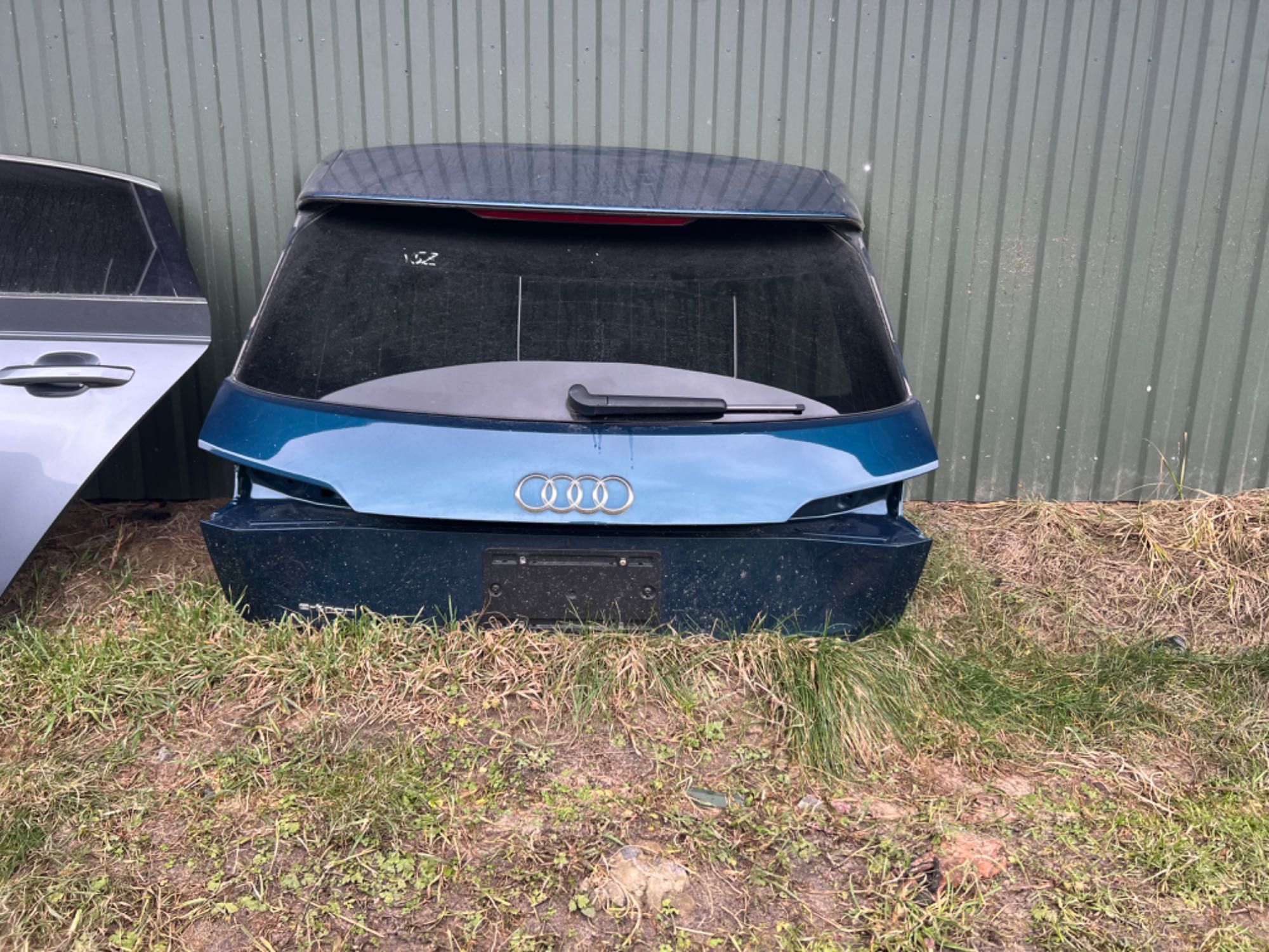 Audi e-tron кришка багажника ляда V5Z