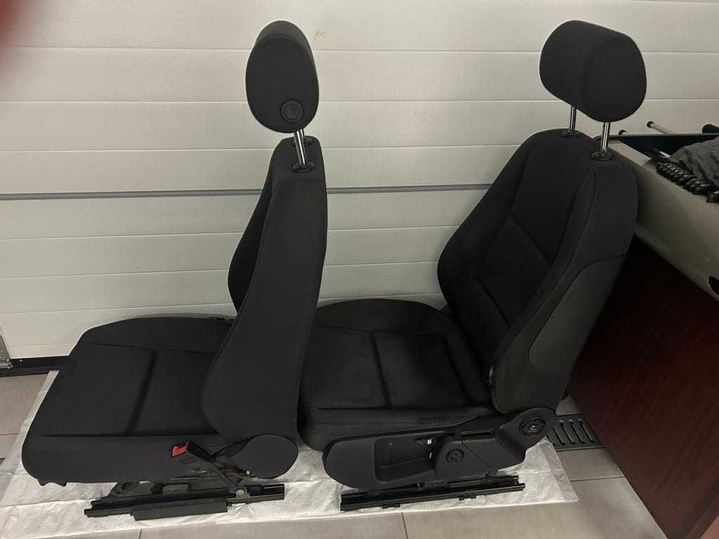 Fotele przednie Audi A4 B6