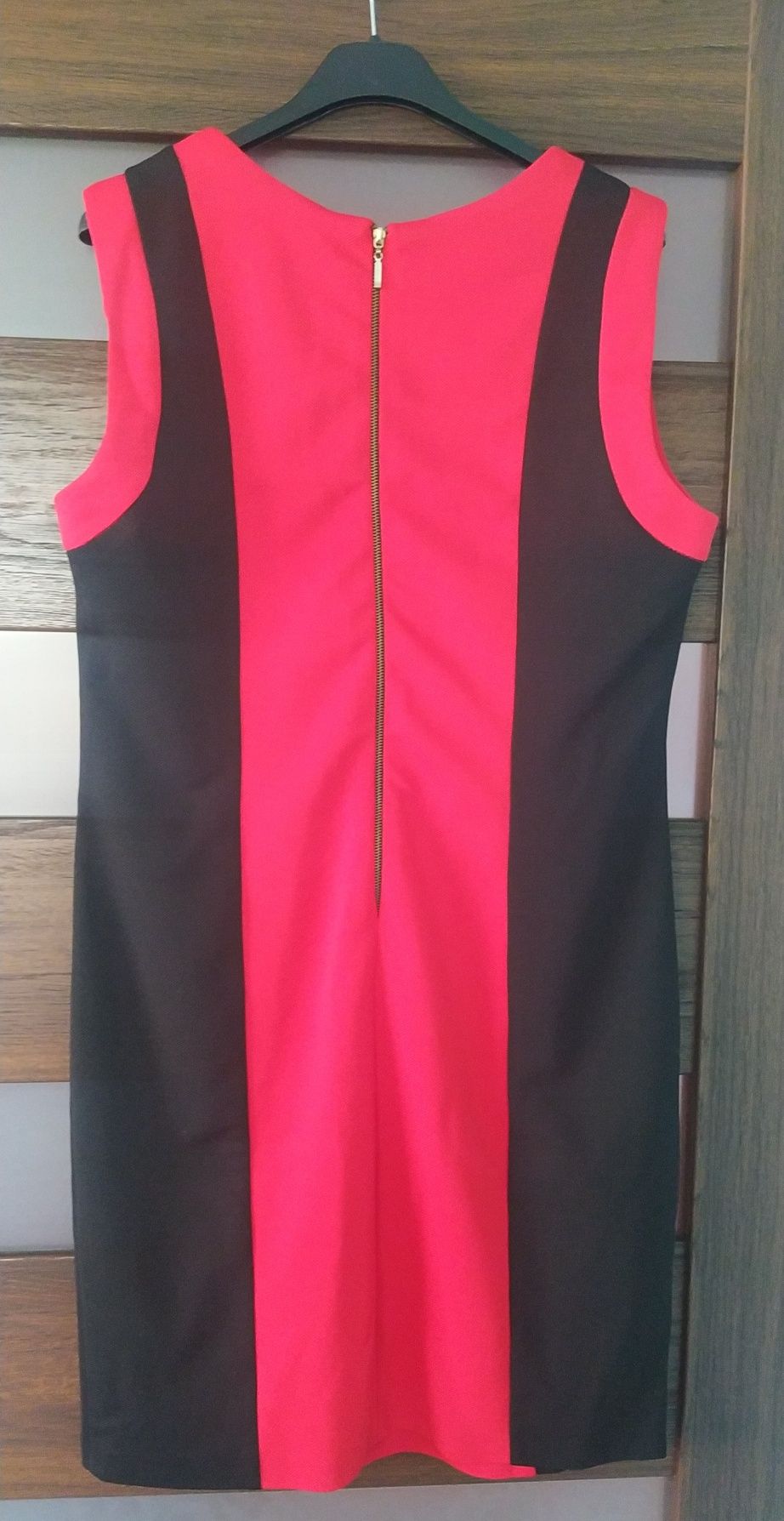 Sukienka czarno-czerwona 44