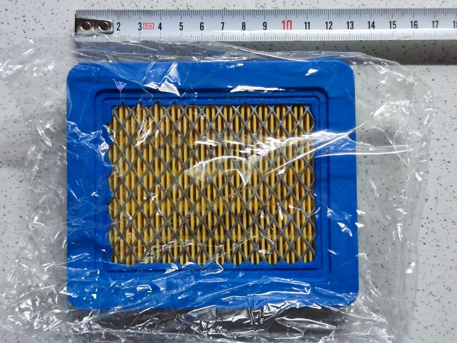 Воздушный фильтр 135 х 110 мм для мотоцикла Honda.