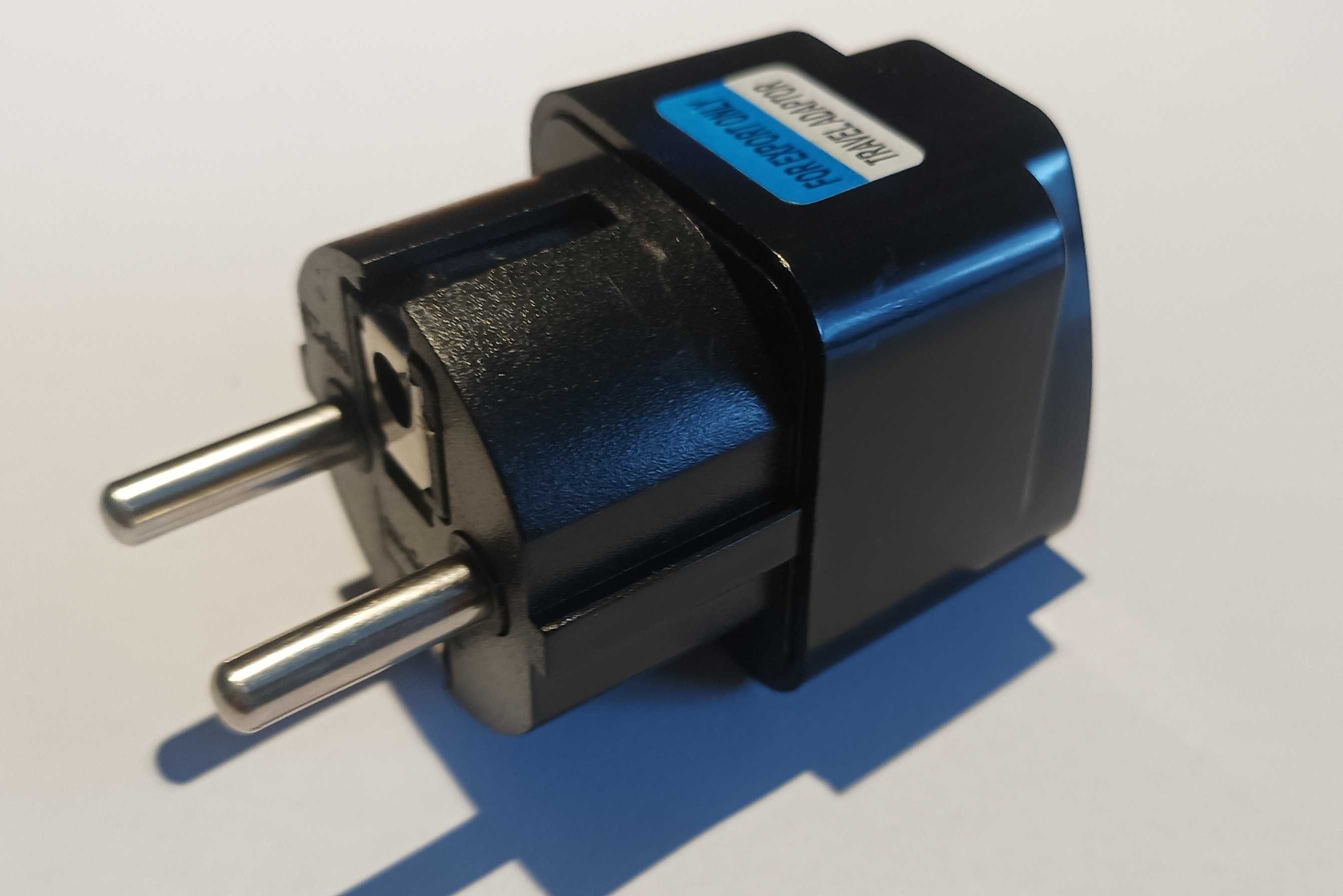 Adapter do gniazda Schuko.