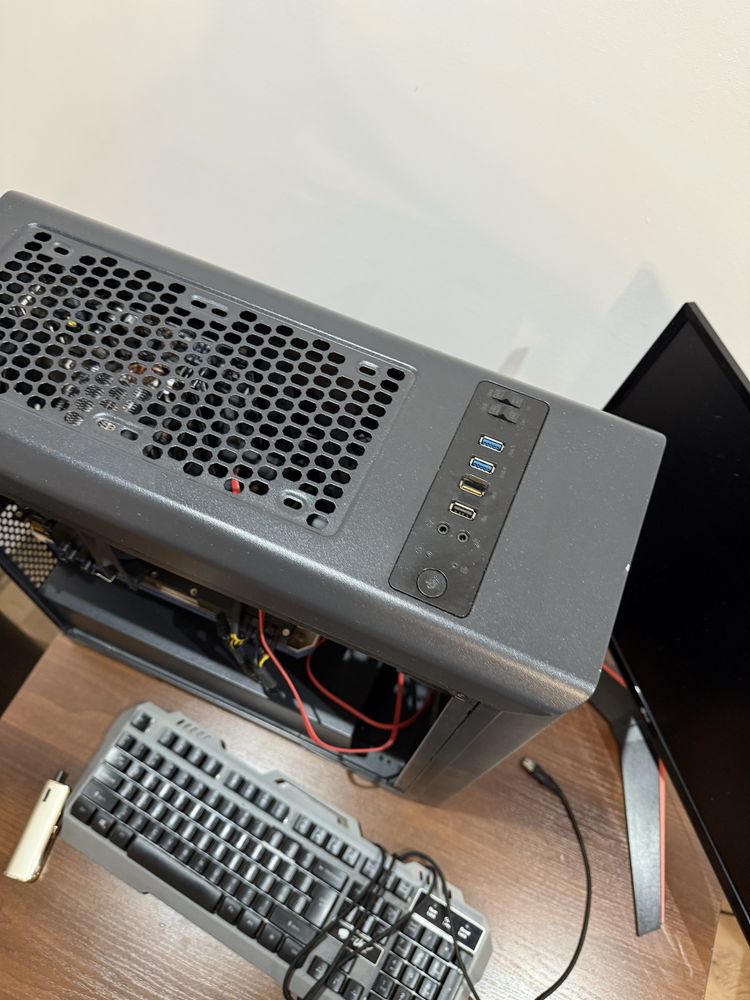 Komputer stacjonarny i5-8400 / GTX 1080 / 16GB RAM