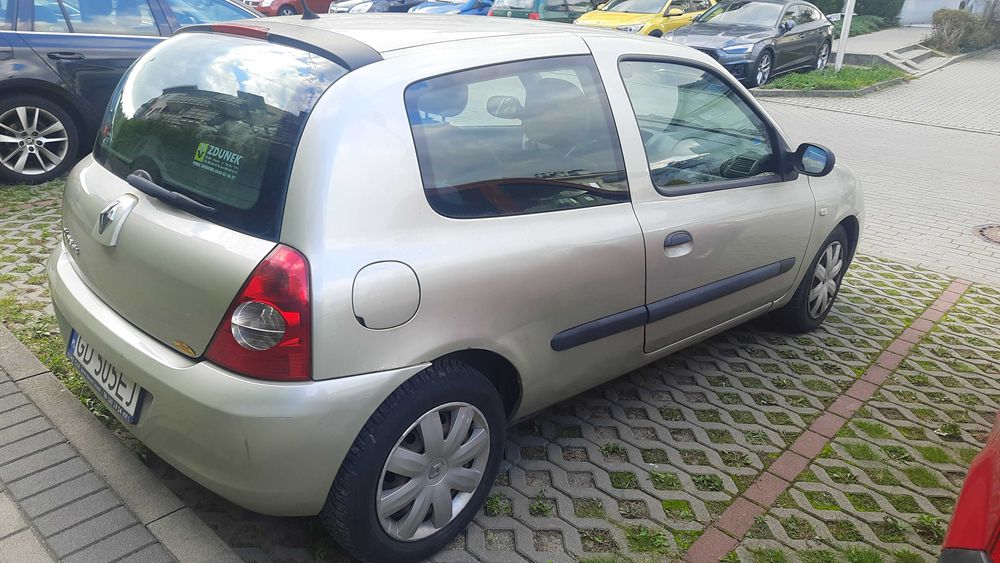 Renault Clio 2007 mały przebieg uszkodzony