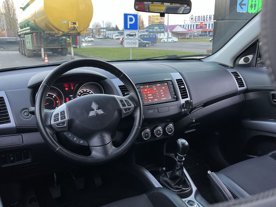Свіжопригнаний Mitsubishi Outlander 124 тис. км.  2012 р. 2.3 дизель