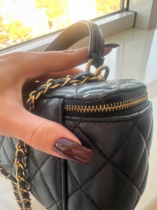 Стильная сумка на цепочке в стиле CHANEL