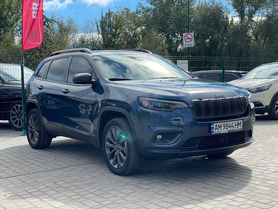 Jeep Cherokee 2021 бензин 3.2
