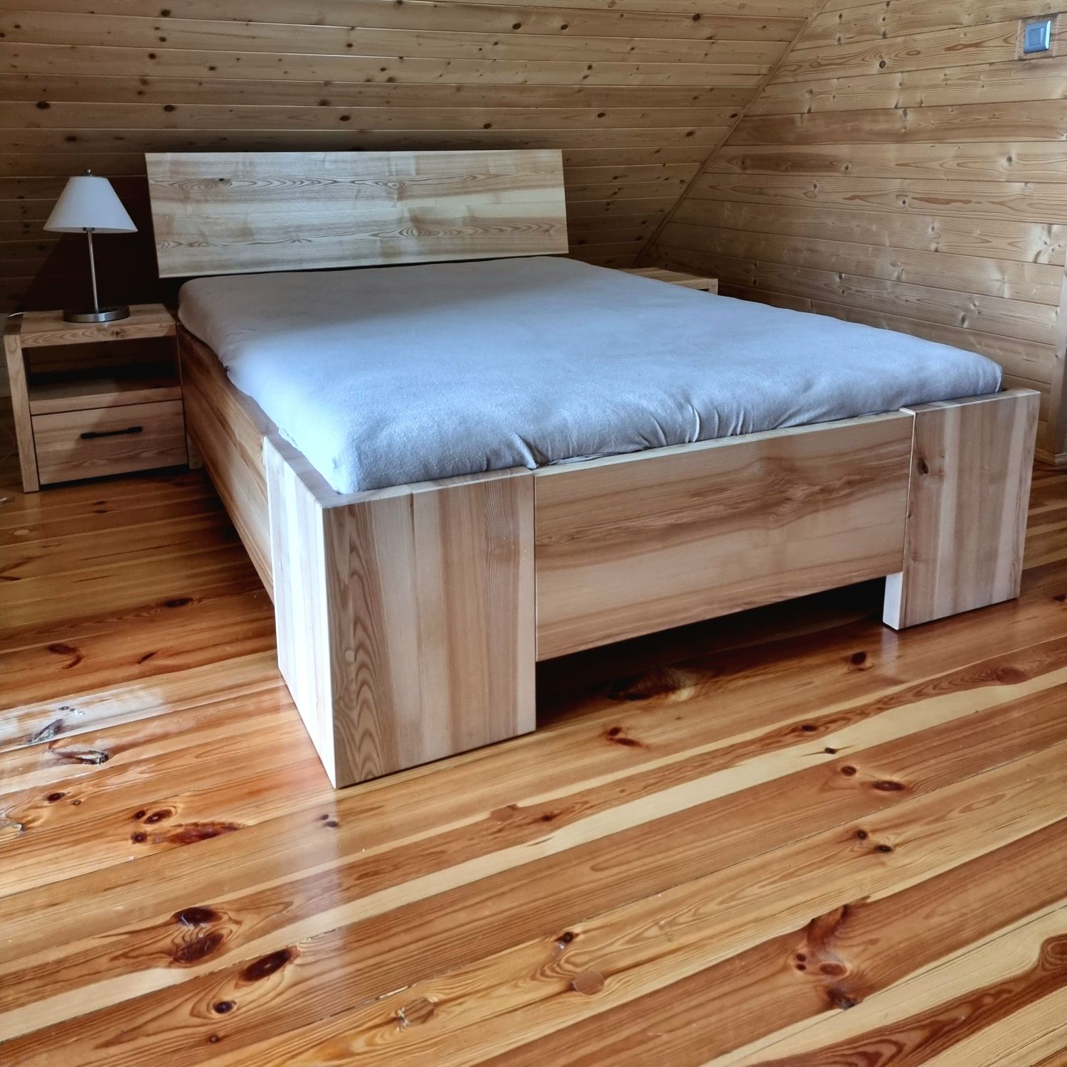 Łóżko jesionowe solidne z litego drewna *dębowe*
