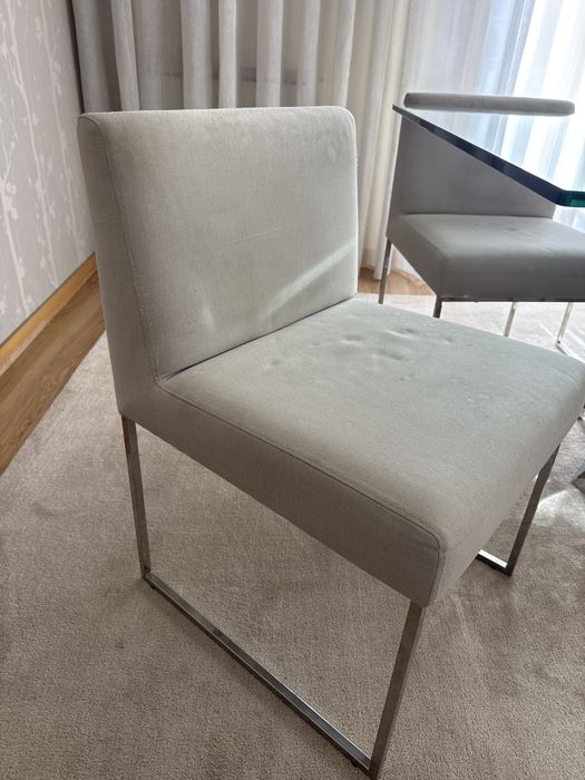 Cadeiras Laskasas tecido bege alinhado, inox