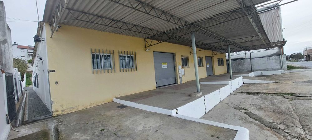 Armazém  com  rendimento anual 28.870 €
