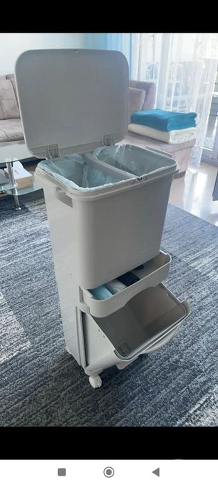 Kosz na śmieci albo na coś