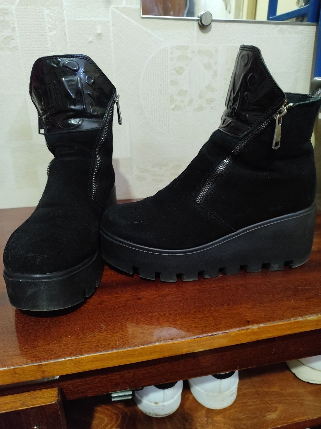 Продам женские сапожки