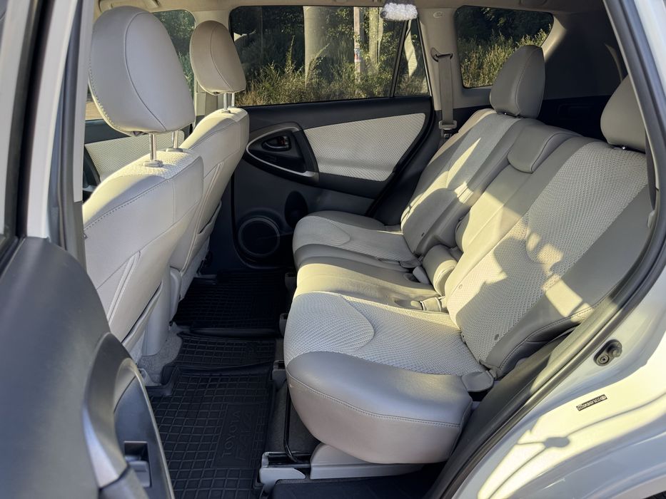 Toyota rav4, electric 42kw запас ходу 150-170км