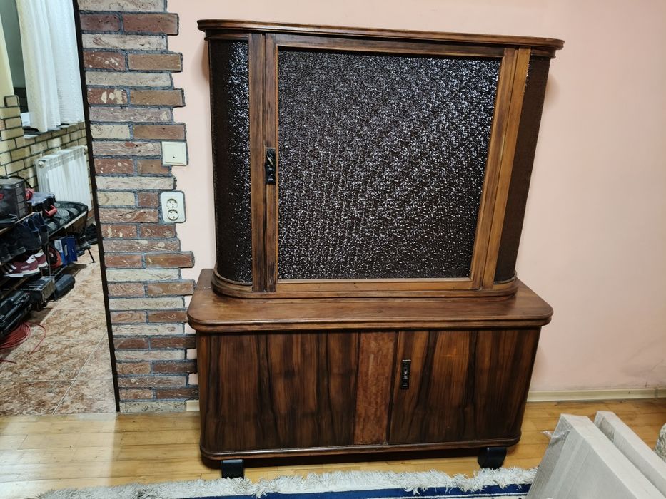 Антикварний сервант