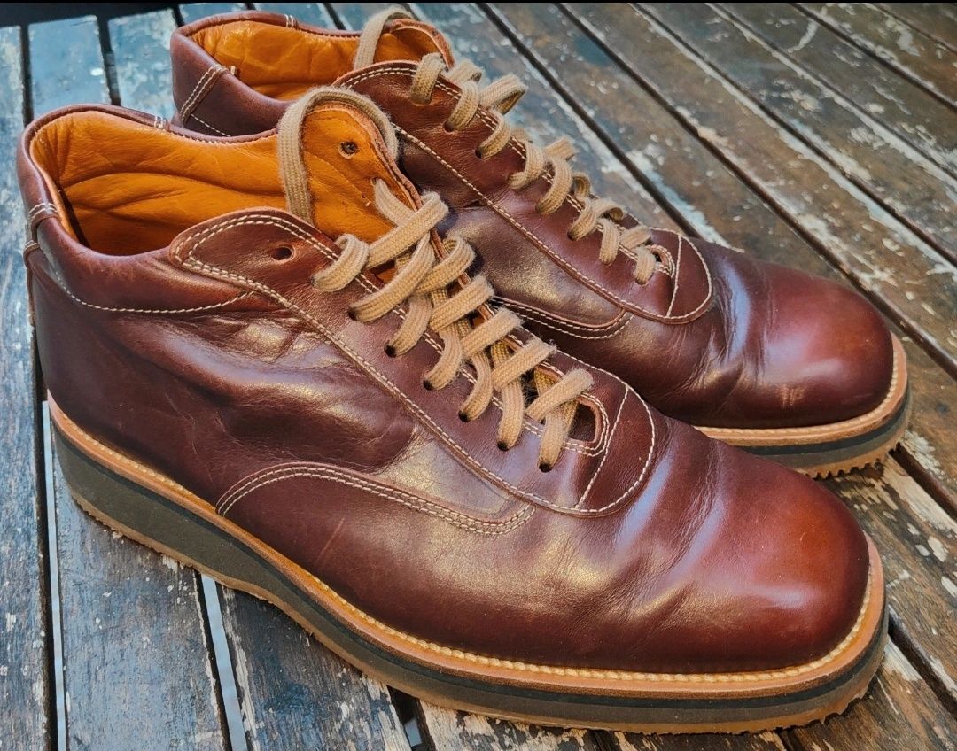 Botas Italianas de pele natural, cozidas e em muito bom estado