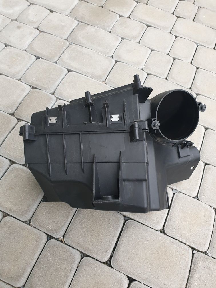Obudowa  Filtra  Powietrza  VOLVO S60 I V70 II XC70 I 2.4 D5