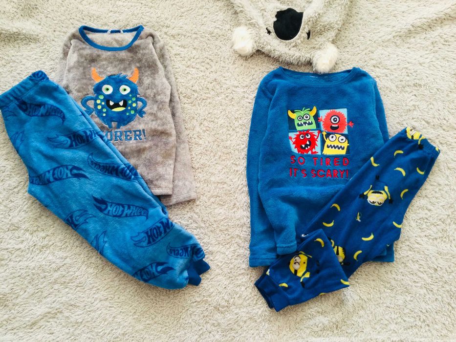 5-6 рок, 110-116 Primark флісова піжама з Монстрами. реглан та штаніки