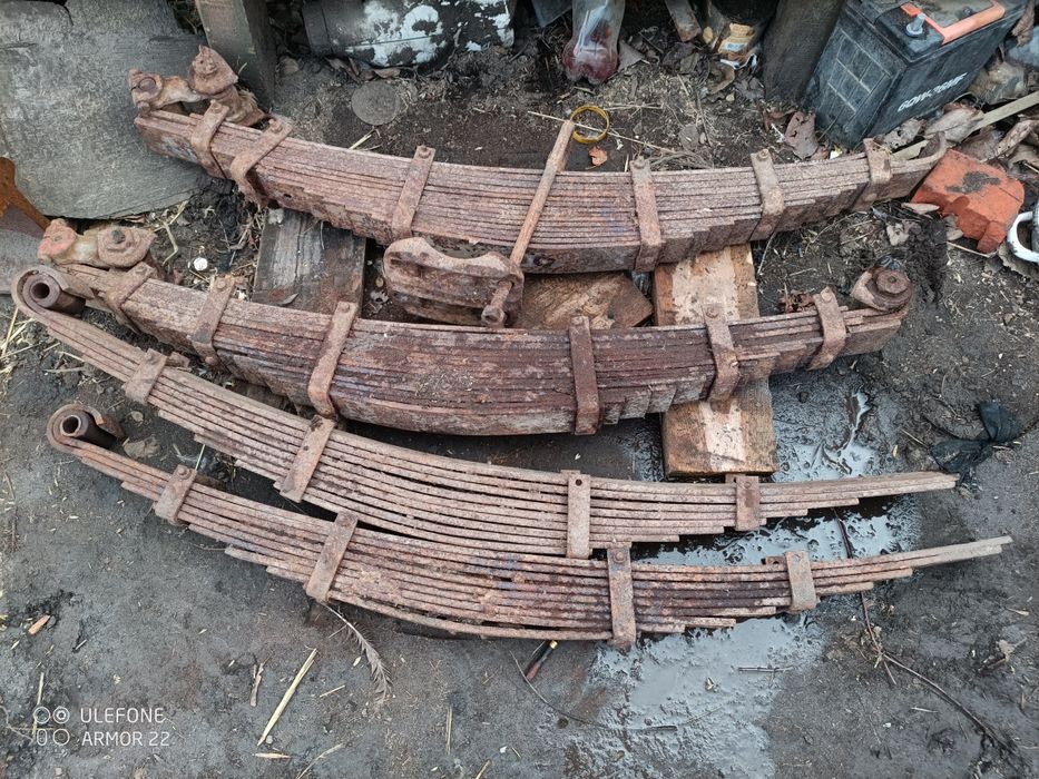 Продам ресори на прицеп