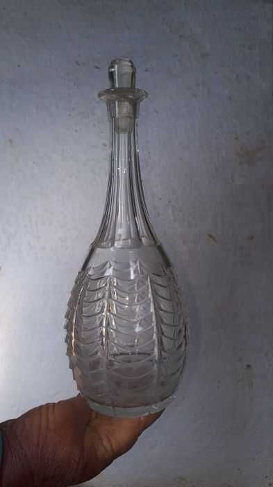 Garrafa de vidro antiga