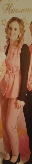 Костюм жіночий один раз одягала розмір м брюки і желет