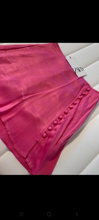 Saia de cetim rosa Zara
