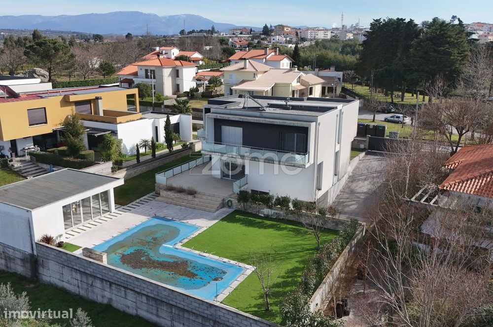 Moradia T5 com piscina | Oliveira do Hospital