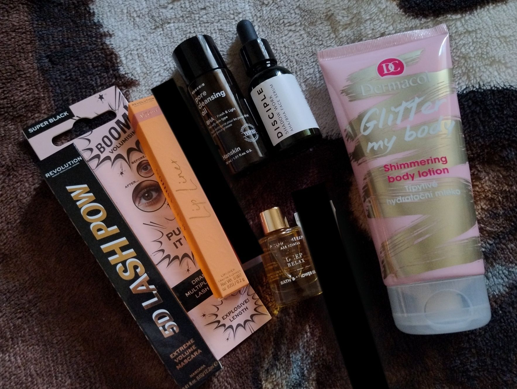 Zestaw nowe kosmetyki makijaż body glitter serum