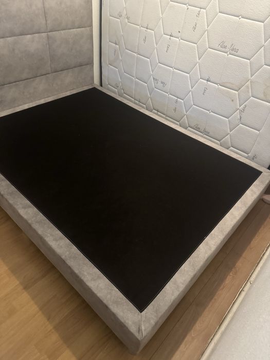 Cama de casal Cinza veludo