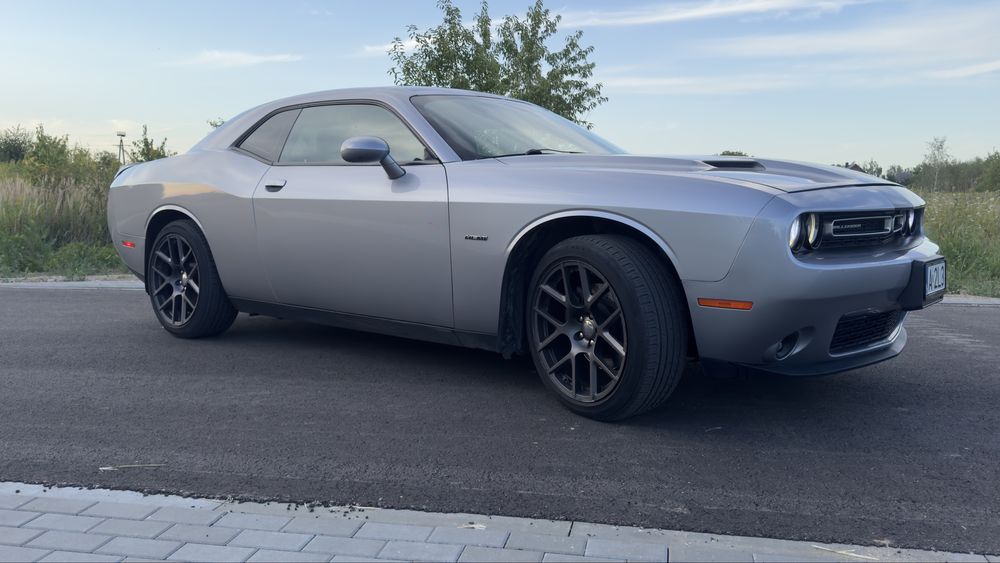 Dodge Challenger 5.7 HEMI carplay/android auto