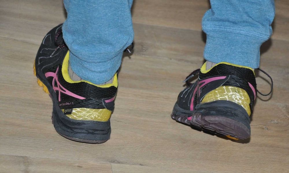 Adidasy ASICS GEL-FujiAttack 5  R.39 sportowe, do biegania