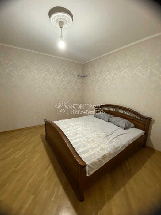 Продається 2 поверховий будинок з гаражем та ділянкою, ХТЗ