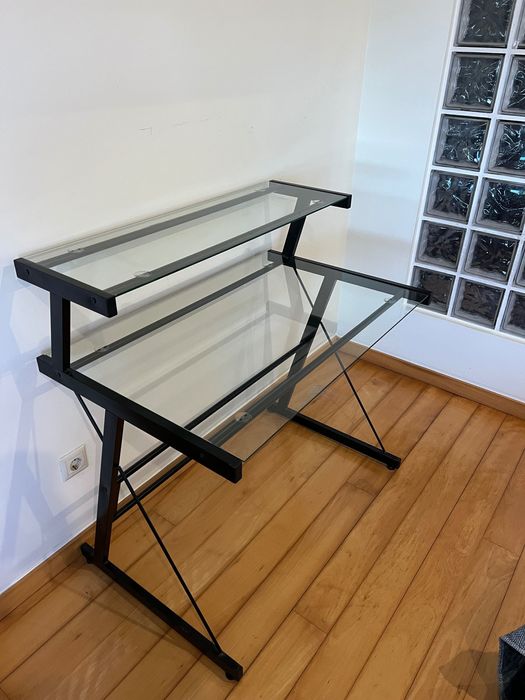 Secretária/Mesa de Computador Moderna em Vidro e Metal