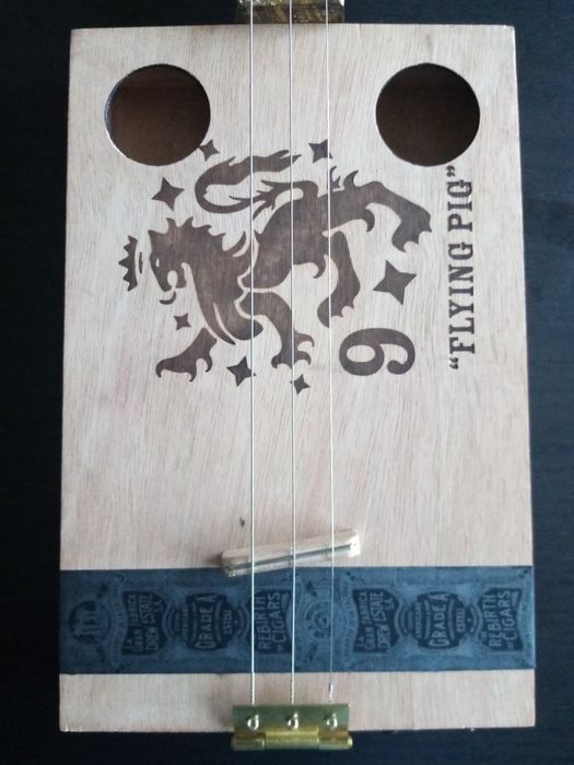 Cigar box guitar