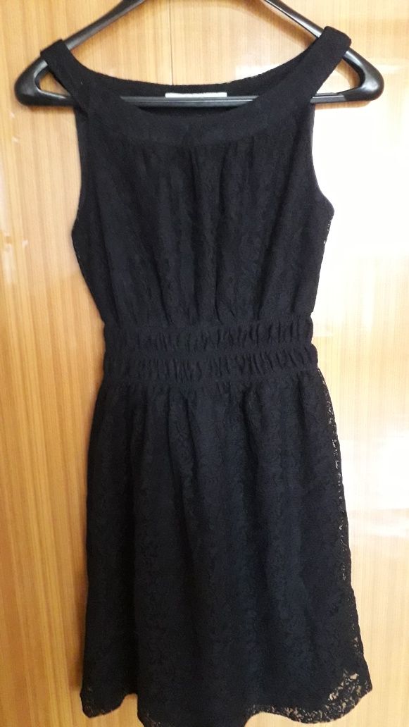 Koronkowa sukienka Zara Basic XS jak nowa czarna