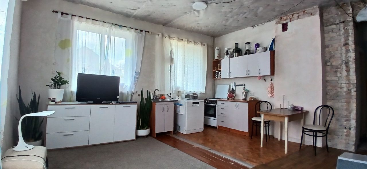 Продам квартиру студию с одной спальней