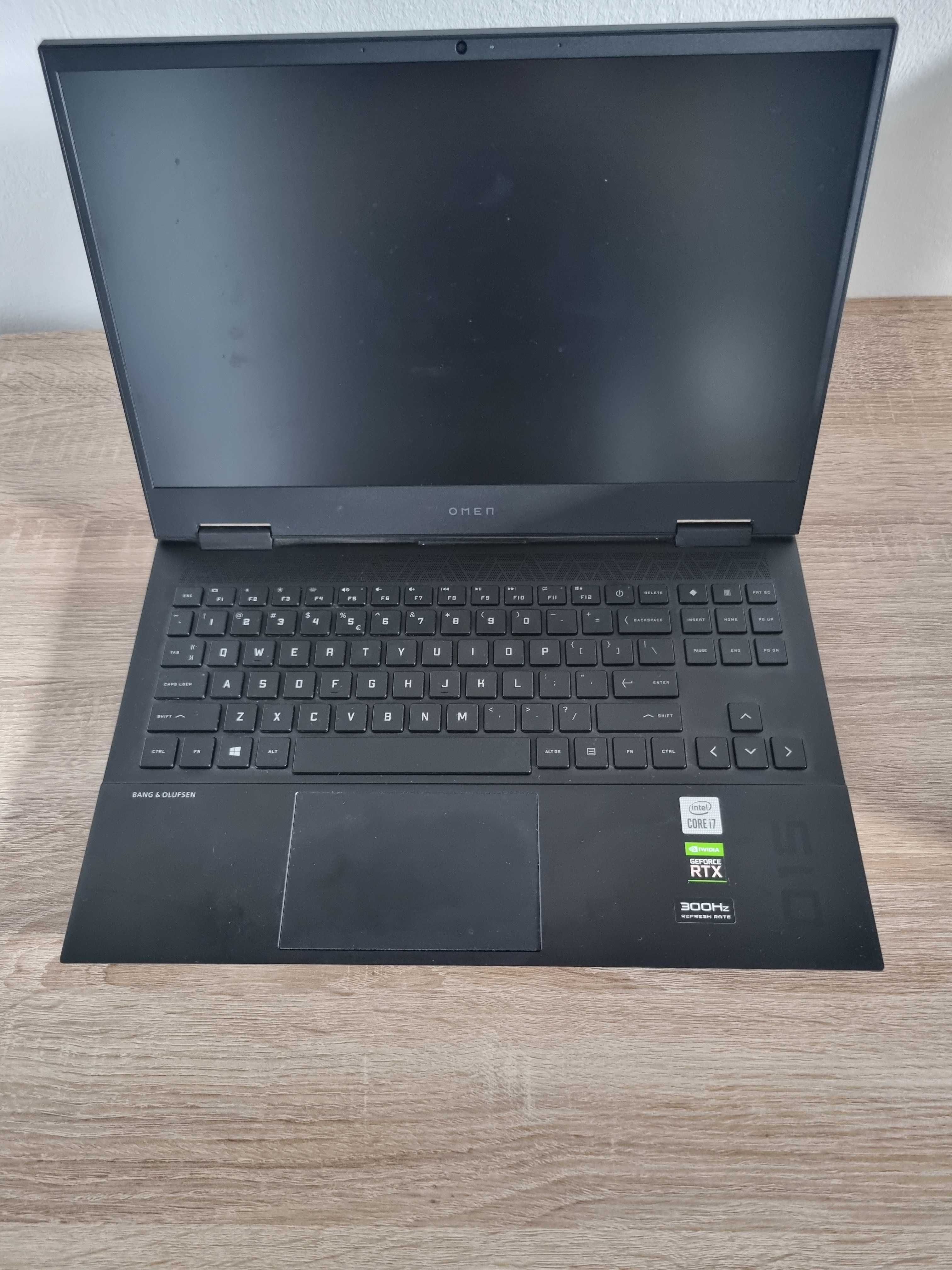 Laptop HP Omen 15,6"-300Hz-Intel Core i7-16GB RAM-1TB SSD-RTX2070MQ