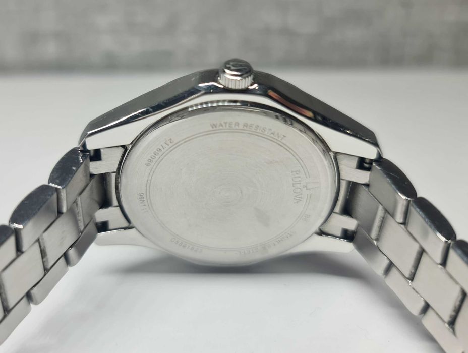 Жіночий годинник Bulova 96N111 Swarovski 36 mm