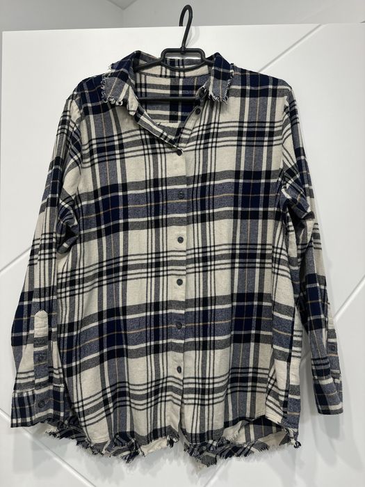 Сорочка оверсайз в клітинку з відкритою спиною